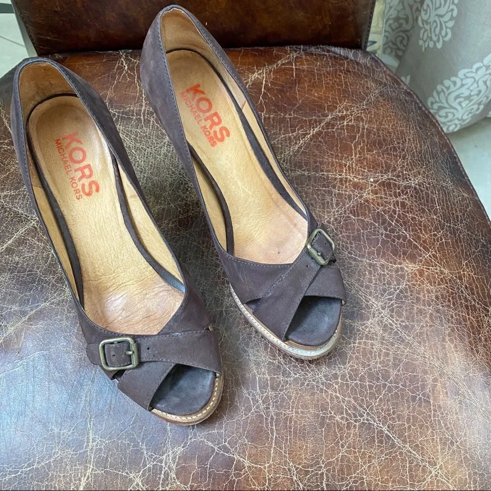 MICHAEL KORS suede peep toe platform pumps 8 1/2M